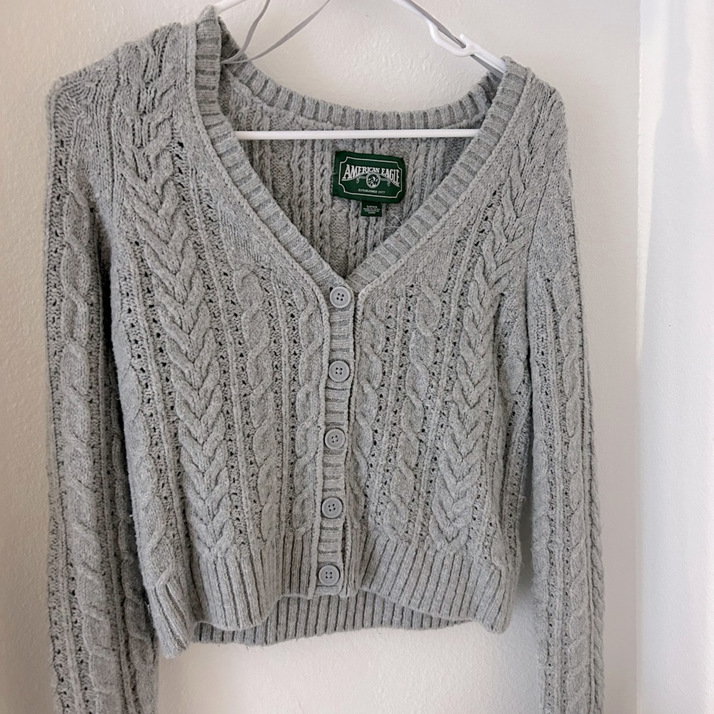 Brand new American Eagle gray cardigan. Super soft! EXCELLENT condition.